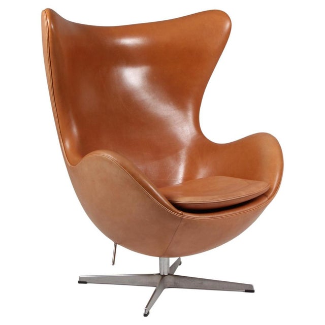 Egg Chair in Leather attributed to Arne Jacobsen for Fritz Hansen, 2010s For Sale - Image 10 of 10