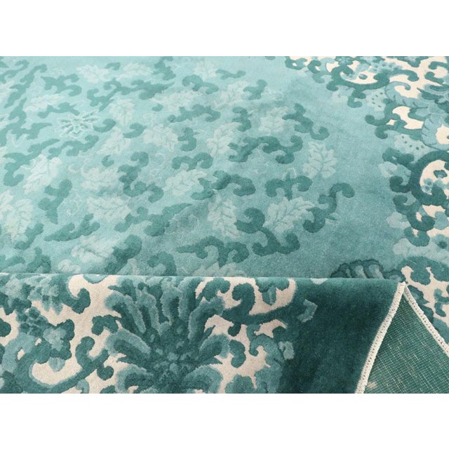 Galerie Shabab Collection Mid-20th Century Handmade Chinese Art Deco Room Size Carpet in Green For Sale - Image 9 of 10