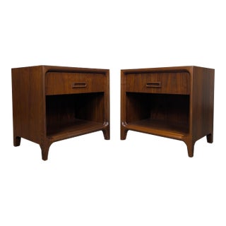 Pair of Mid Century Modern Walnut Nightstands by Widdicomb, C1960s For Sale