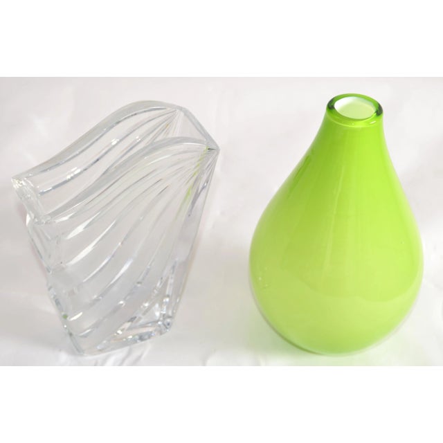 1970s 1970s Art Deco Style Fluted Fan Shaped Heavy Crystal Vase French Art Vannes Style For Sale - Image 5 of 12