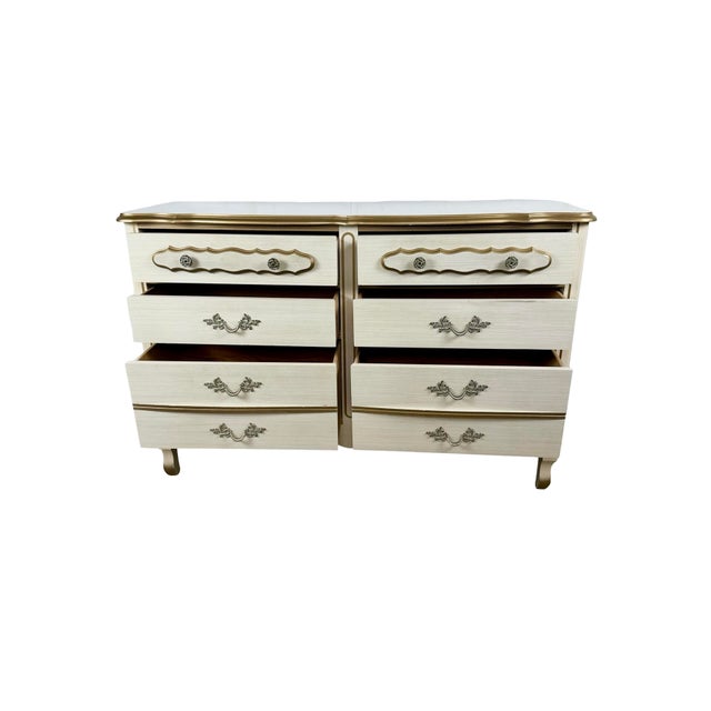 Vintage French Provincial Six-Drawer Dresser in Cream and Gold With Louis XV Details For Sale - Image 10 of 17