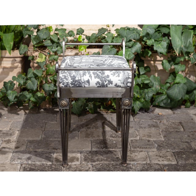 French French 1930s Steel Bench with Out-Scrolling Arms, Tapered Legs and Toile Fabric For Sale - Image 3 of 12