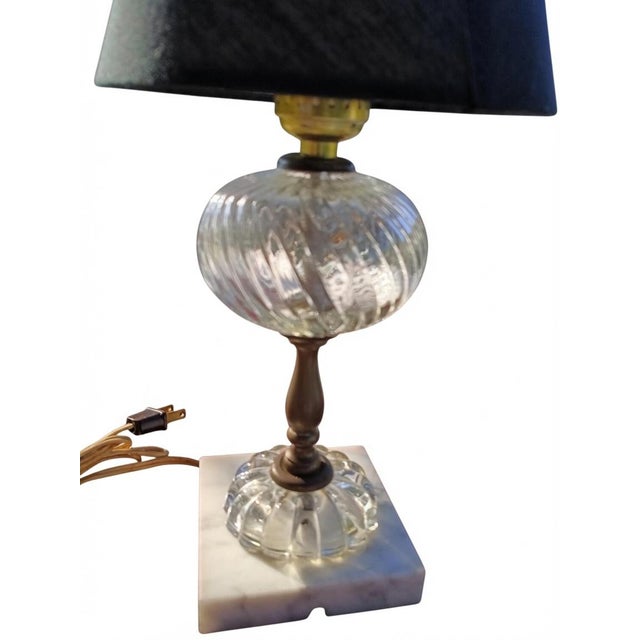 Mid 20th Century Vintage Marble & Ribbed Glass Table Lamp With Brass Accents – Classic Mid‑Century Style For Sale - Image 5 of 5