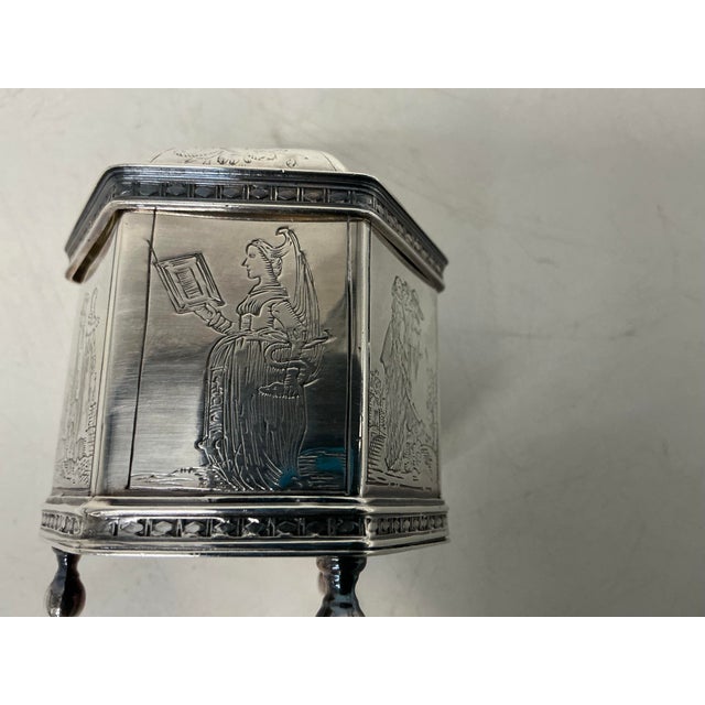 1986 Vintage Sterling Silver 17th Century Style Dutch Marriage Box Replica by Metropolitan Museum of Art For Sale In Providence - Image 6 of 12