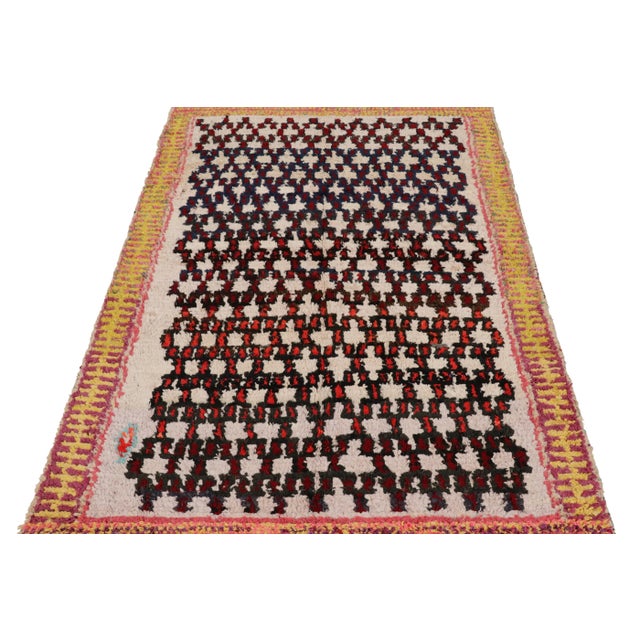 1950s Vintage Moroccan Rug in Red and Cream With Geometric Patterns - Rug & Kilim For Sale - Image 5 of 8