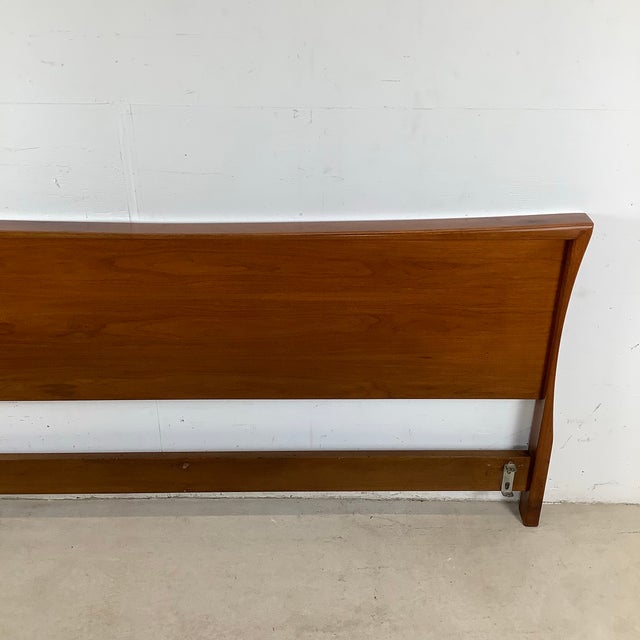 Mid-Century Modern Mid-Century Walnut King Headboard With Sculptural Curved Silhouette For Sale - Image 3 of 12