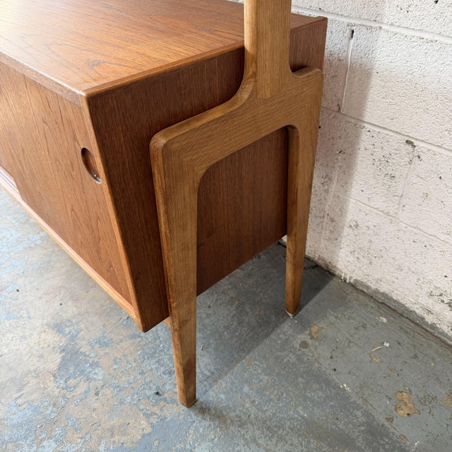 Mid 20th Century Vintage Danish Teak and Oak Two-Piece Floating Sideboard, Manner of Hans Wegner 1960s For Sale - Image 5 of 8