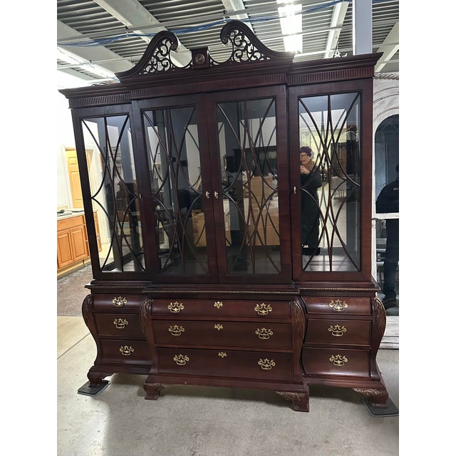 1990s Century Furniture Federal Style Mahogany Breakfront China Cabinet For Sale In Detroit - Image 6 of 11