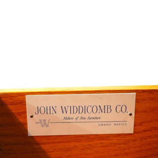 1950s English John Widdicomb Regency Style 8-Drawer Sideboard & Mirror C1950 For Sale - Image 5 of 13