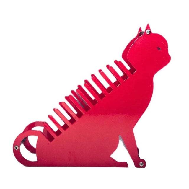 Metal 1970s Post Modern Memphis Design Salvatore Campos Art Brute Red Cat Metal Letter Desk Holder For Sale - Image 7 of 7