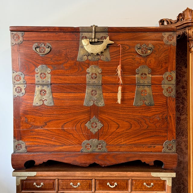 Brown Antique Korean Wedding Chest With Fish Lock For Sale - Image 8 of 8