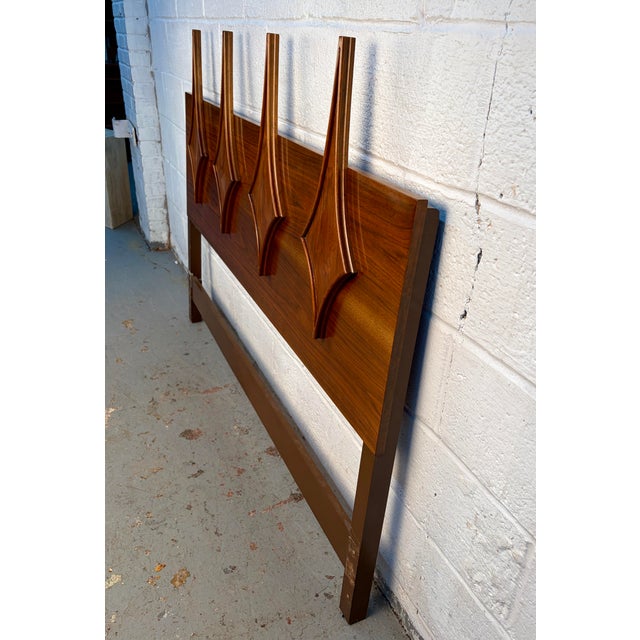 Mid 20th Century Mid-Century Modern Queen-Sized Sculptural Headboard in Walnut For Sale - Image 5 of 14