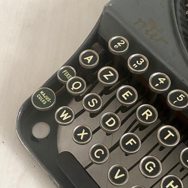 Premier Portable Typewriter from Smith, 1930s For Sale - Image 6 of 11