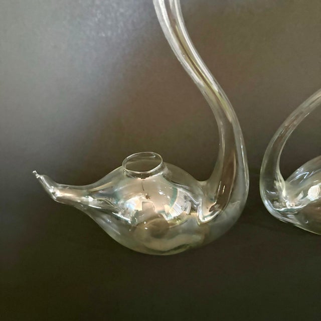 1970s Vintage Pair of Delicate Glass Swan Bud Vases – Elegant Clear Figural Glass Decor For Sale - Image 5 of 9