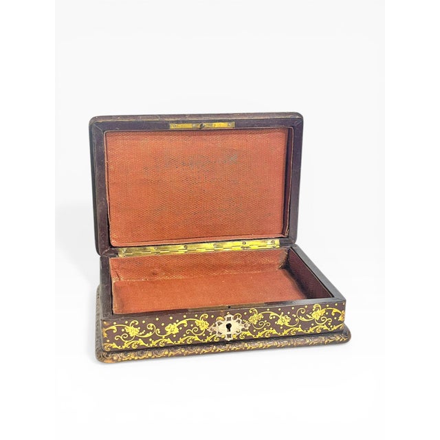 19th Century French Napoleon III Hand-Tooled Gilt Leather Box For Sale - Image 4 of 16
