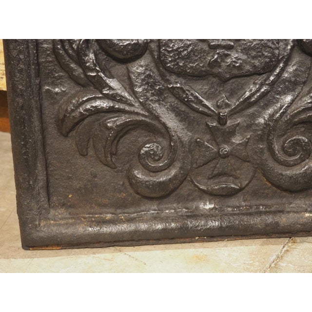 Small 19th Century French Royal Coat of Arms Cast Iron Fireback For Sale - Image 4 of 16
