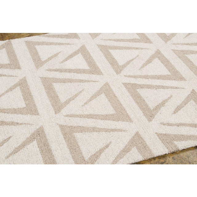 2010s Contemporary Geometric Wool Rug in Beige & Ivory by Rug & Kilim, India For Sale - Image 5 of 7