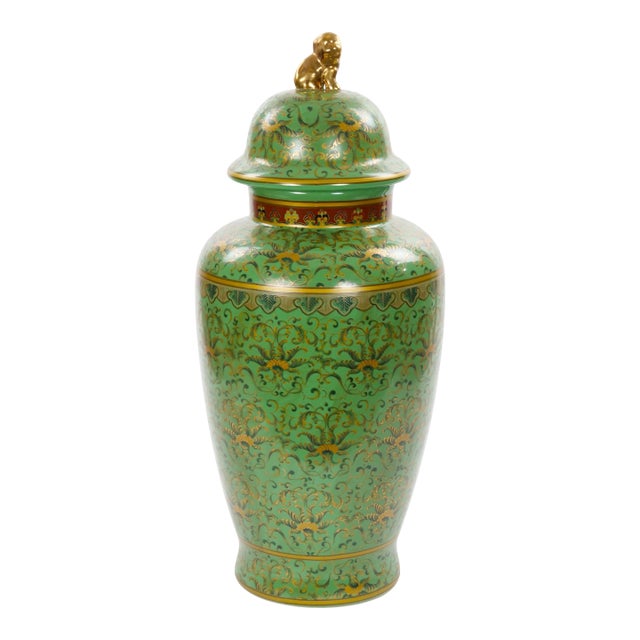 Large 20th Century Chinese Export Hand-Painted Enameled Lidded Decorative Urn For Sale