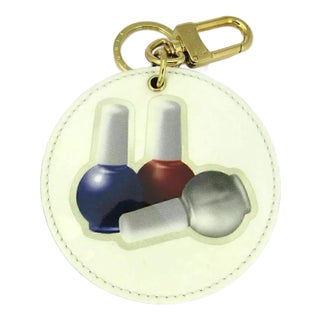 22385 - Louis Vuitton White Vernis Nail Polish Key Holder Bag Charm For Sale