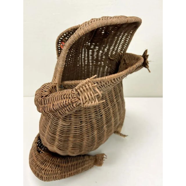 Mid-Century Vintage Rattan Frog Magazine Holder, 1970s For Sale - Image 9 of 13