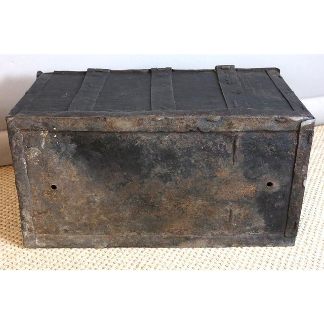 17th Century Nuremberg Chest For Sale - Image 7 of 16