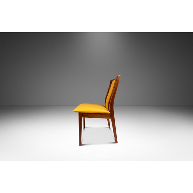 Introducing a gorgeous 60's era Mid-Century Modern desk chair designed in the manner of Edward Wormley. Constructed from a...