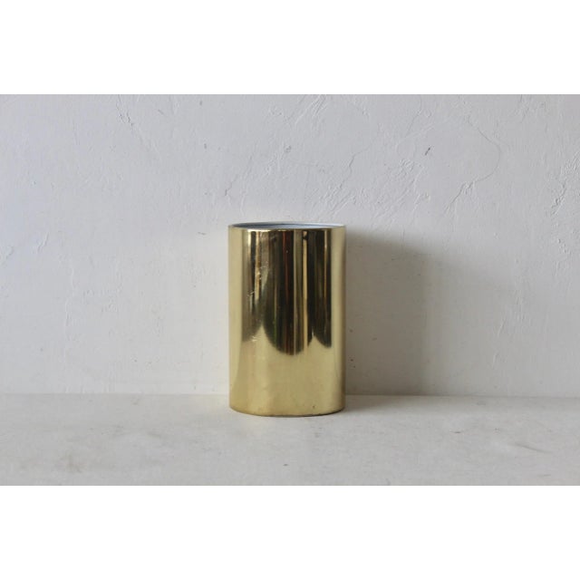 Lightolier Style Gold Brass Finish Modernist Cylinder Table or Floor Lamp. A cylindrical brass/gold floor or table uplight...