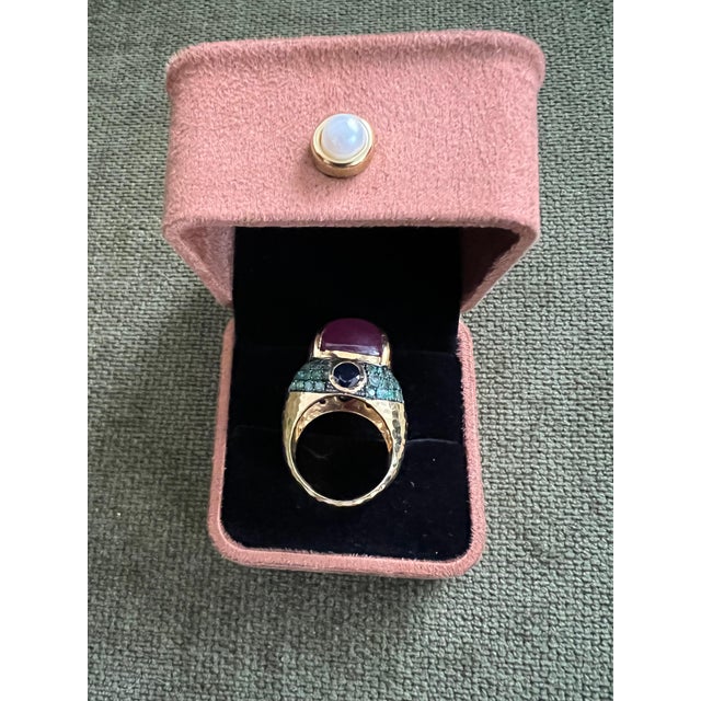 Early 21st Century Bochic "Orient" Sapphire, Emerald & Ruby Cocktail Ring Set 18K Gold & Silver For Sale - Image 5 of 18