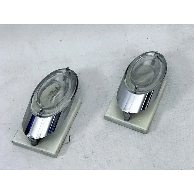 Mid-Century Modern Italian Postmodern Sconces in Chrome and Glass by Oscar Torlasco, 1970s, Set of 2 For Sale - Image 3 of 13