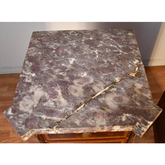 French 1900s Pair Antique French Louis XV Walnut & Satinwood Marble Top Lingerie Stands For Sale - Image 3 of 12