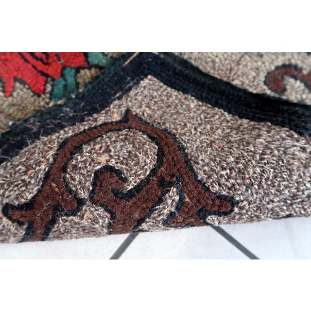 Handmade Antique American Hooked Rug 2' X 3.3' (63cm X 101cm) 1880s For Sale - Image 4 of 7
