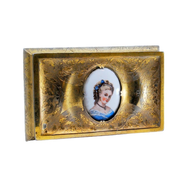 Gold-Plated Silver Jewelry Box with Engraved Plant Motifs and Enameled Lady Portrait For Sale - Image 10 of 10