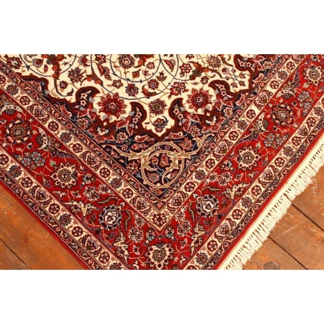 Middle Eastern Rug in Wool For Sale - Image 9 of 10