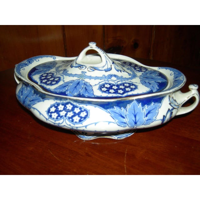 English Flow Blue Platter, Serving Bowl, & Gravy Bowl With Liner - Set of 3 For Sale - Image 4 of 8