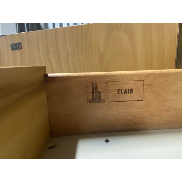 1970s Bernhardt Flair Collection Credenza . For Sale - Image 9 of 12