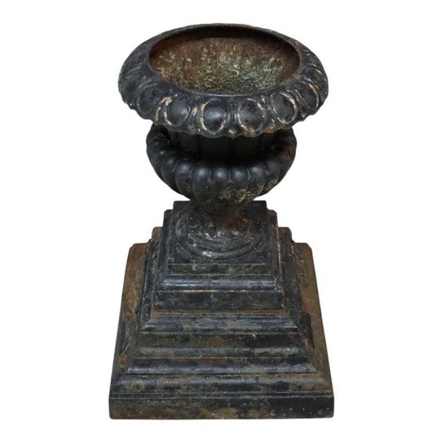 Antique Fiske School Cast Iron Garden Urn C1890 For Sale - Image 4 of 9
