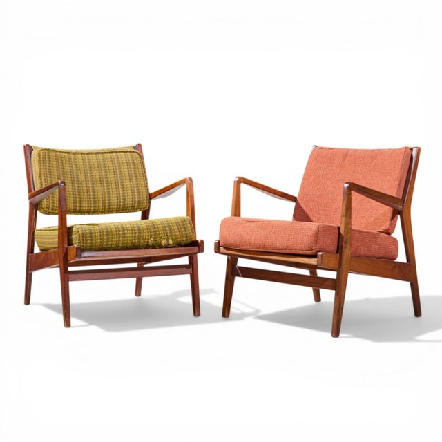 Mid-Century Modern Jens Risom Mid Century Walnut Lounge Chairs - Pair For Sale - Image 3 of 13