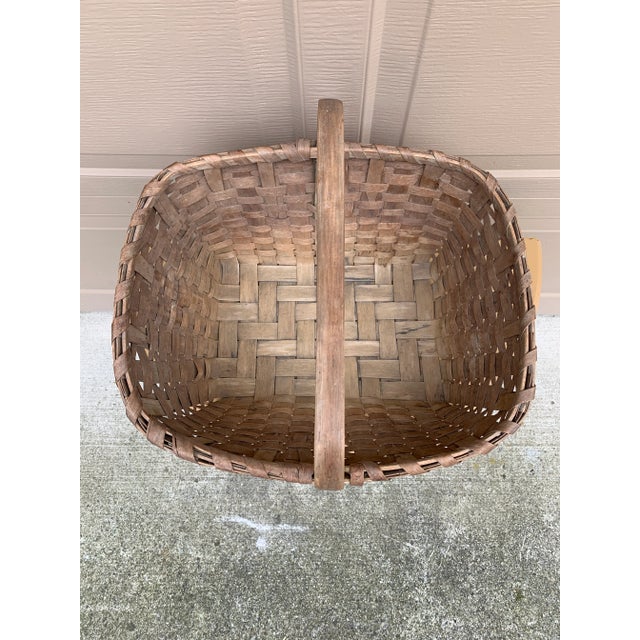 Antique Early 20th Century American Splint Oak Gathering Basket For Sale In South Bend - Image 6 of 10