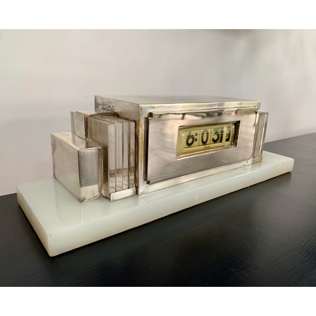 Lawson Clocks Gallery 1930s Lawson Art Deco Silver Onyx Mantle Clock Model 975 For Sale - Image 4 of 11