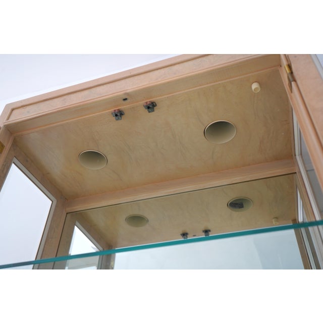 1980s Drexel Heritage Burl Ash Campaign Curio Cabinet For Sale - Image 5 of 15