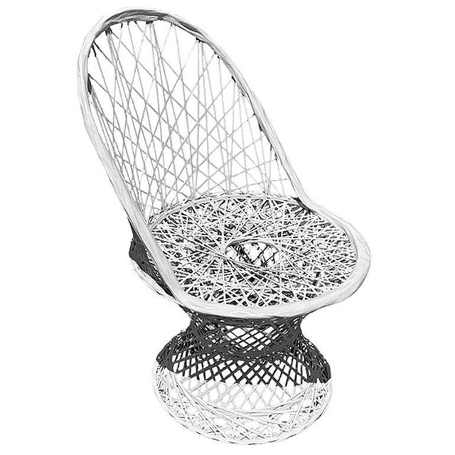 White Mid Century Modern Spun Fiberglass Two Chairs & Table Outdoor Patio Set by Russell Woodard, Attributed For Sale - Image 8 of 9