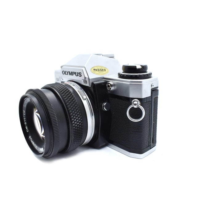 Mid-Century Modern 1970's Olympus Om-10 35mm SLR Camera With Zuiko 50mm Lens - Japan For Sale - Image 3 of 11