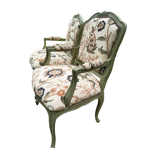 Pair of Custom Botanical Crewelwork Chairs in Green For Sale - Image 15 of 18