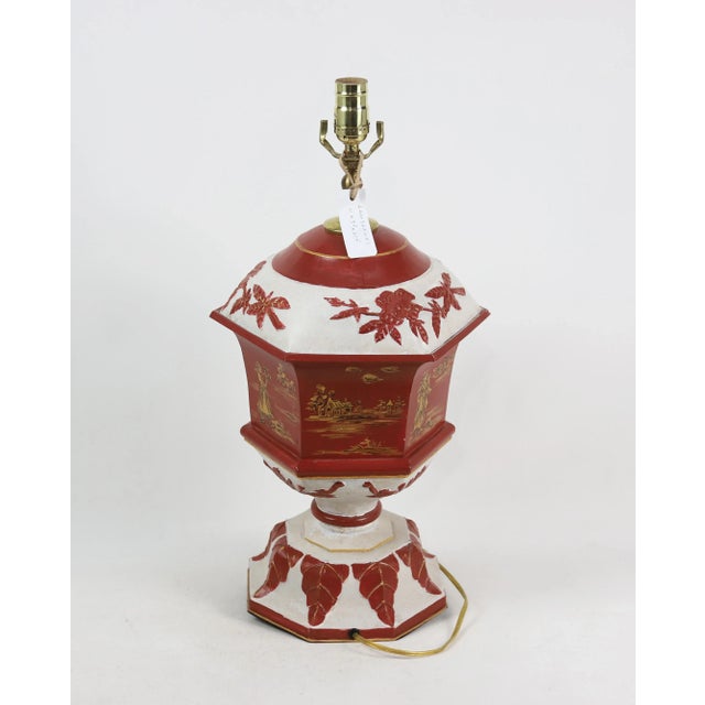 Chinoiserie Rust Red Hexagon Tole Urn Lamp，retro Table Lamp For Sale - Image 3 of 9