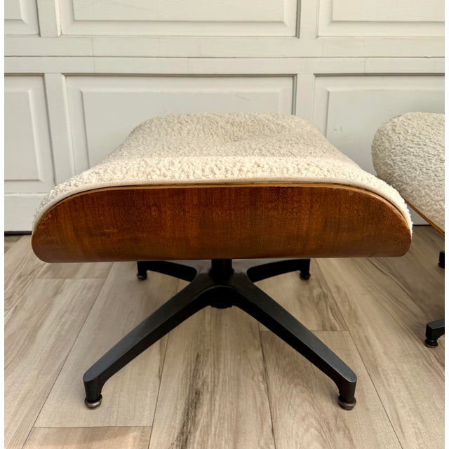 Vintage Northfield Eames-Style Lounge Chair & Ottoman in Walnut & Ivory Bouclé For Sale - Image 13 of 16