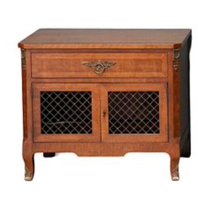 A beautifully crafted six-piece bedroom suite by Henredon Furniture, one of America’s most respected luxury furniture...