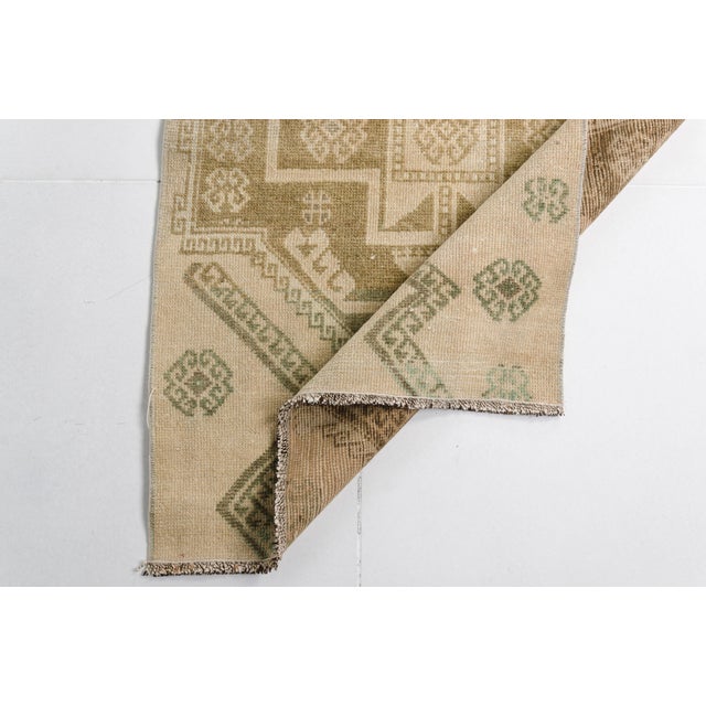 1950s Vintage Geometric Tribal Runner Rug - Muted Sage & Sand For Sale - Image 5 of 9