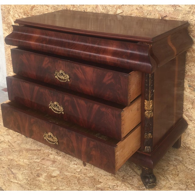 Early 19th Century 1830s French Empire Mahogany Chest With Four Drawers and Gilded Edges, Commode For Sale - Image 5 of 13