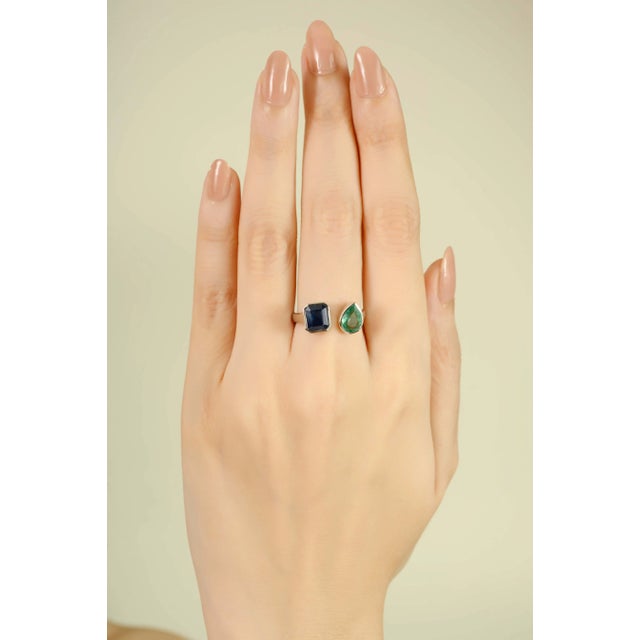 2.92 Ct Natural Emerald & Sapphire Toi Et Moi Ring in 18k Gold Size 5.5 For Sale - Image 4 of 13
