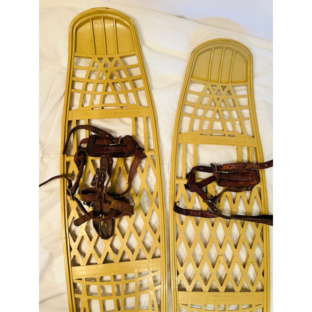 Victor Vintage Victor Snowshoes by Woodstream Corporation – 1960s-70s - 35” Long Model For Sale - Image 4 of 6
